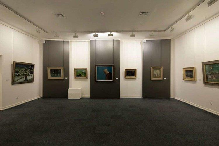 gallery room