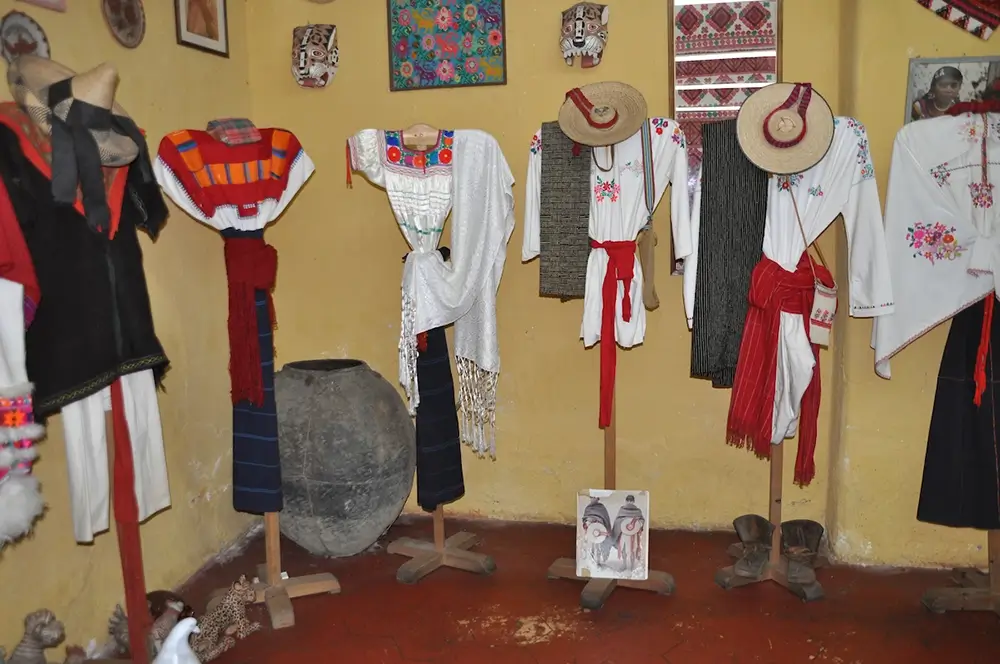 Chiapas | Mayan costume collection San Cristobal